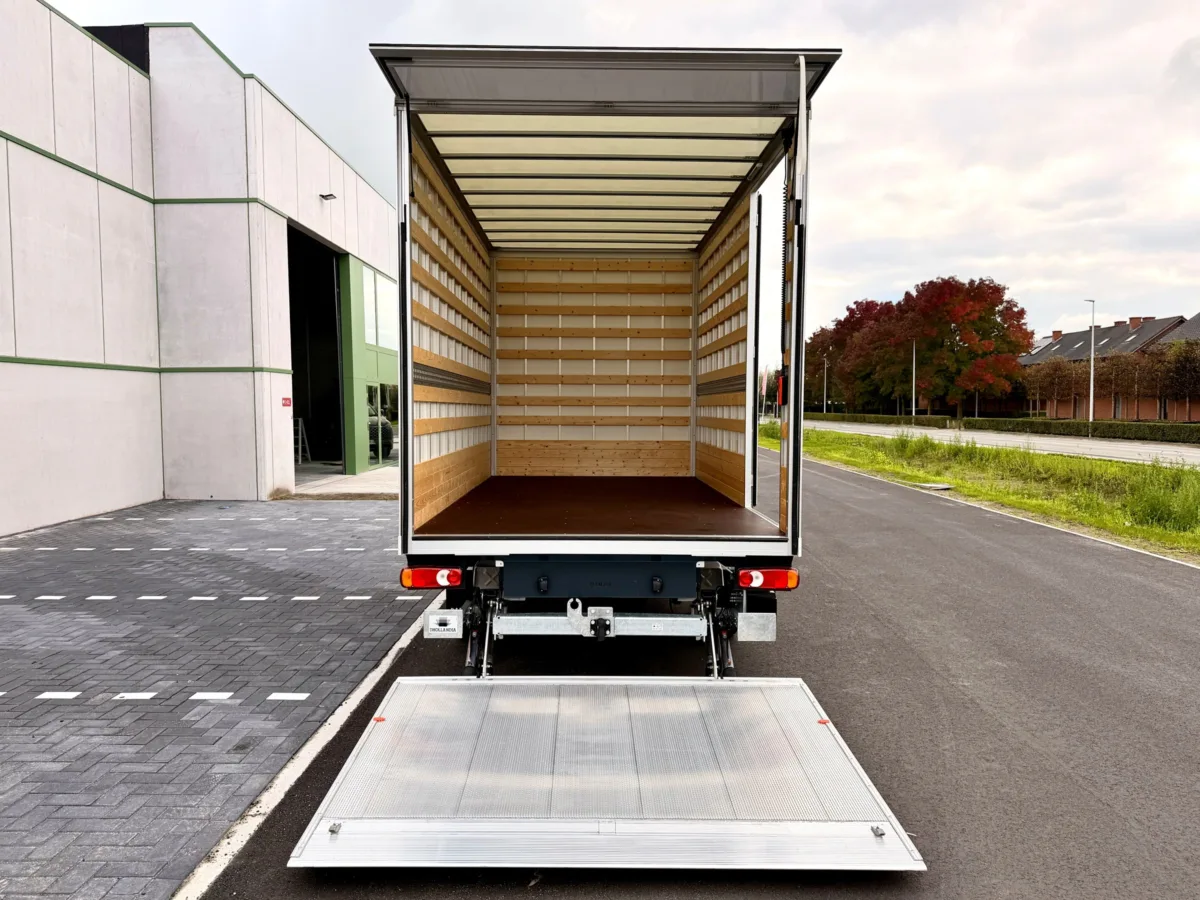 Verhuiswagen Laadbrug