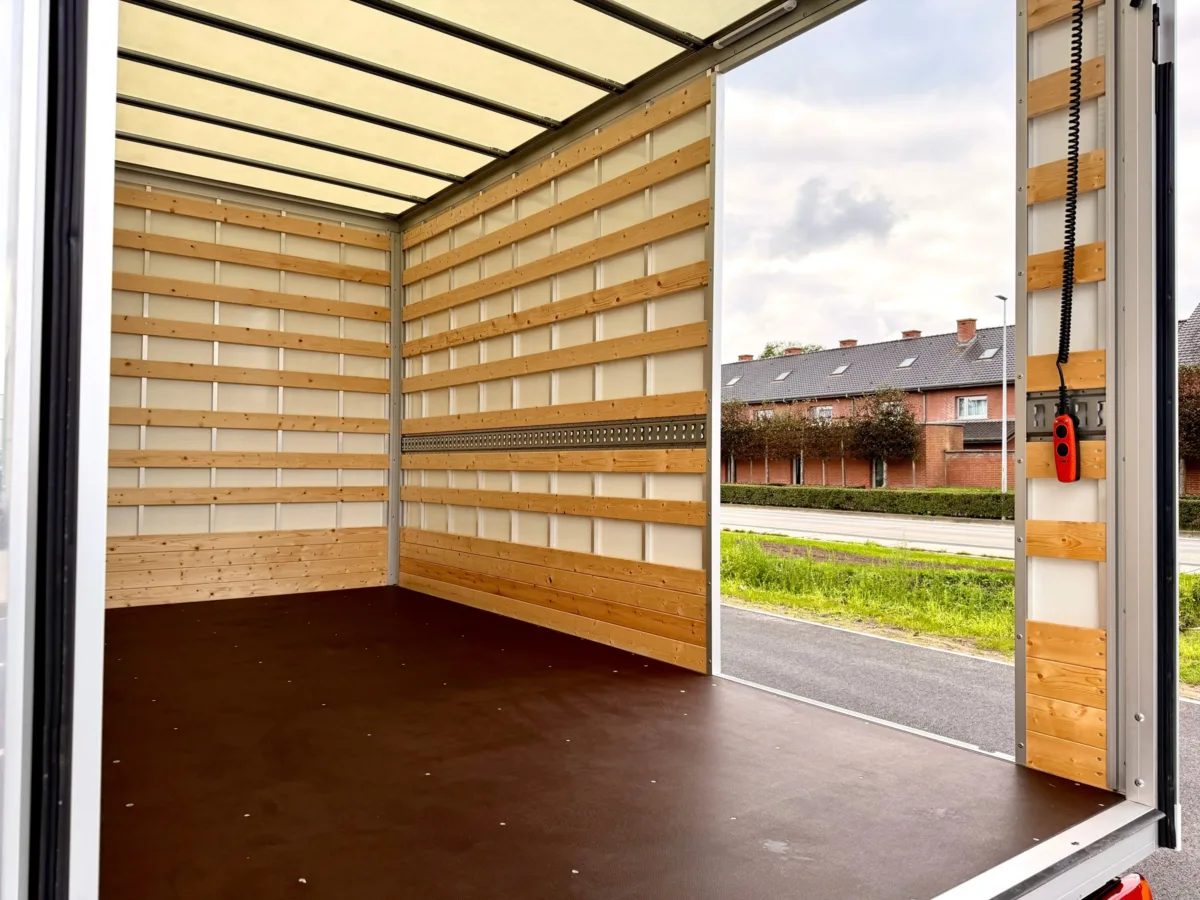 Verhuiswagen Laadbrug